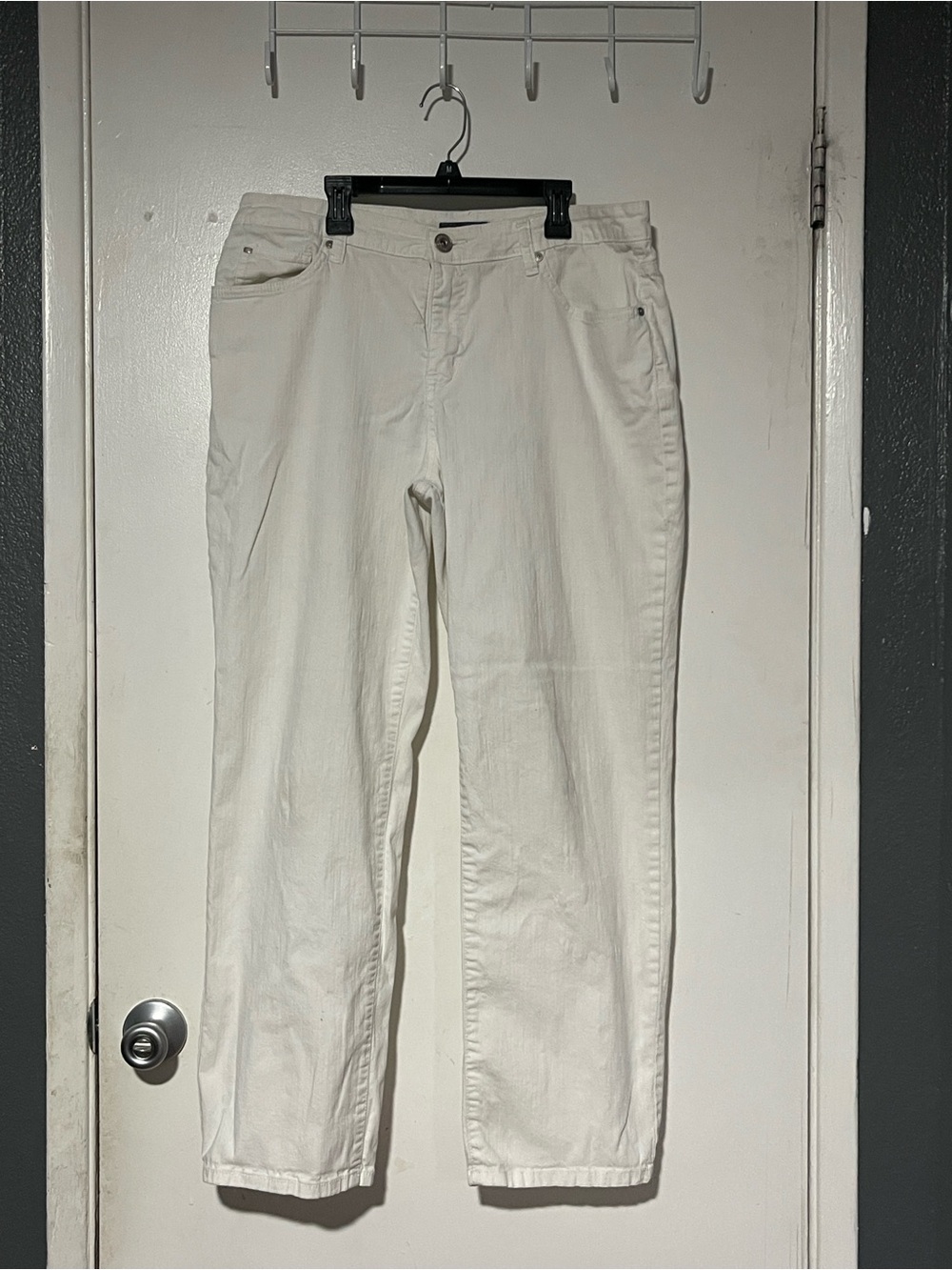 Bandolino Mandie White Straight Leg Jeans Size 12